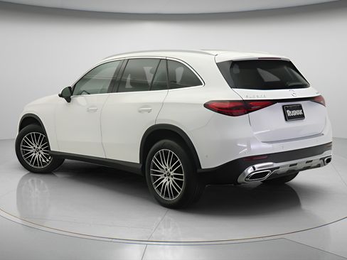 Certified 2023 Mercedes-Benz GLC 300 4MATIC image 2