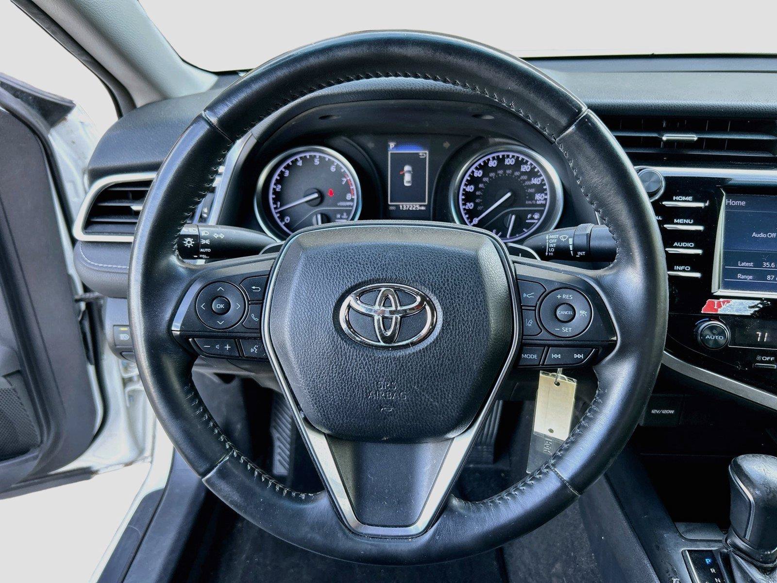 Used 2018 Toyota Camry SE w/ Moonroof Package FWD image 35