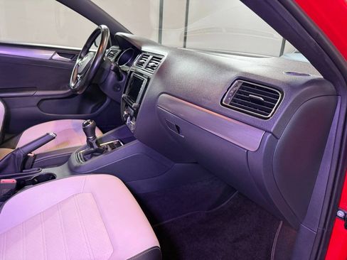 Used 2016 Volkswagen Jetta Sport FWD image 6