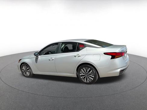 Used 2026 Nissan Altima 2.5 SV FWD image 10