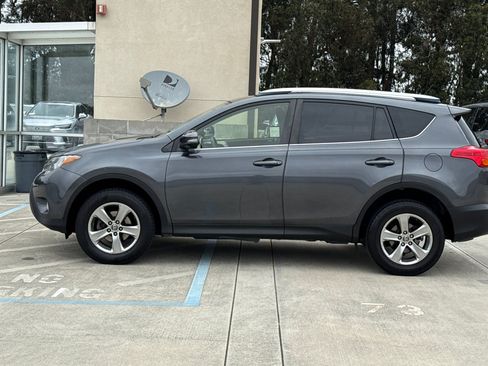 Used 2015 Toyota RAV4 XLE FWD image 2