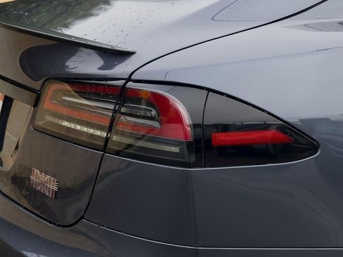 Used 2023 Tesla Model S Plaid image 7