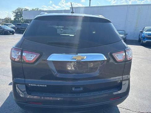 Used 2017 Chevrolet Traverse LT w/ Traveler's Package FWD image 5