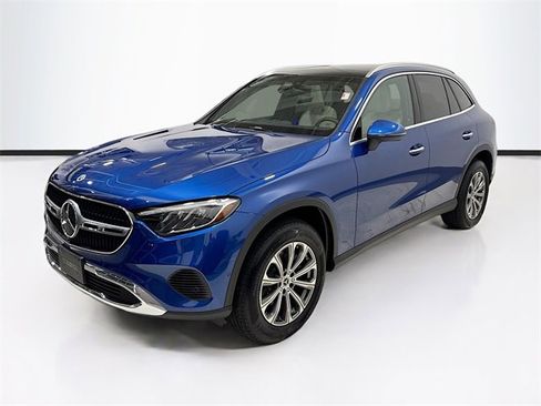 Used 2025 Mercedes-Benz GLC 300 4MATIC image 1