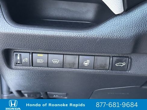 Used 2023 Toyota RAV4 XLE Premium image 30