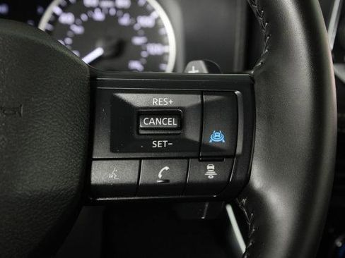 Certified 2025 Nissan Rogue SV image 28