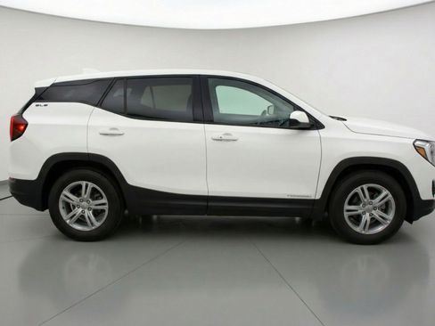 Used 2024 GMC Terrain SLE FWD image 11