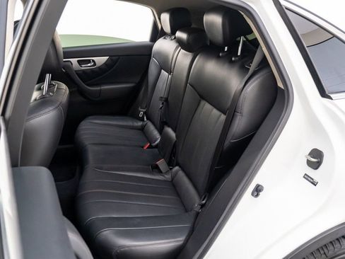 Used 2017 INFINITI QX70 AWD w/ Premium Package image 19