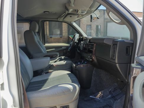 Used 2012 GMC Savana 1500 RWD image 30