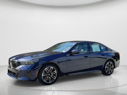 New 2026 BMW 530i xDrive w/ M Sport Package image 4