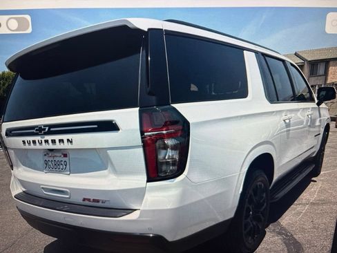 Used 2023 Chevrolet Suburban RST w/ Luxury Package AWD/4WD image 3