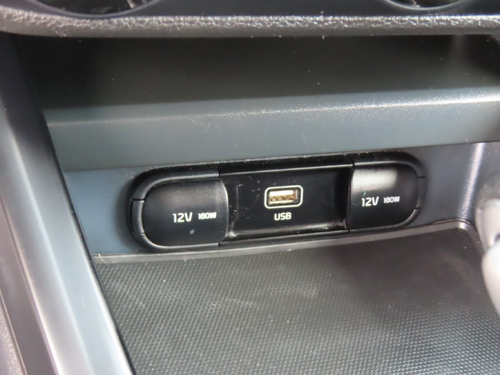 Used 2024 Kia Soul LX w/ Option Group 015 FWD image 6