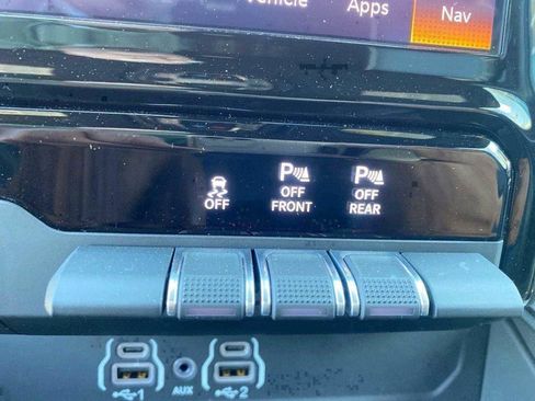 Used 2026 RAM 1500 Laramie AWD/4WD image 14