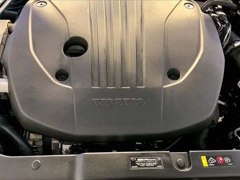 Used 2022 Volvo S60 B5 Momentum w/ Premium Package image 30