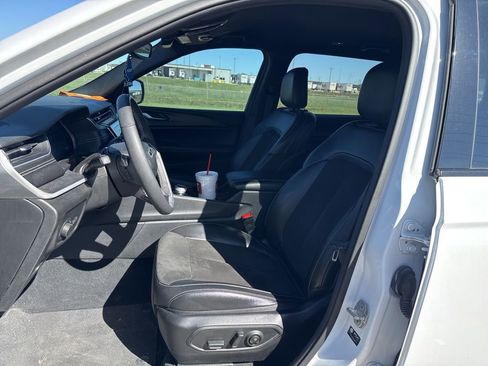 Used 2023 Jeep Grand Cherokee L Altitude image 7