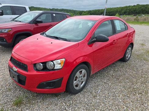 Used 2014 Chevrolet Sonic LS FWD image 3