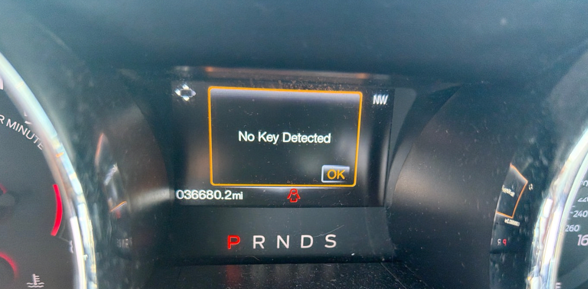 Used 2015 Ford Mustang Convertible RWD image 3