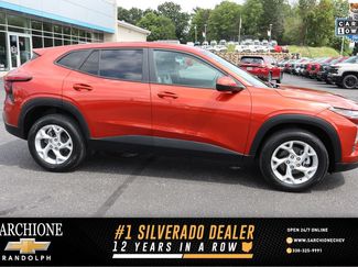 Used 2024 Chevrolet Trax LS w/ LS Convenience Package FWD video 1