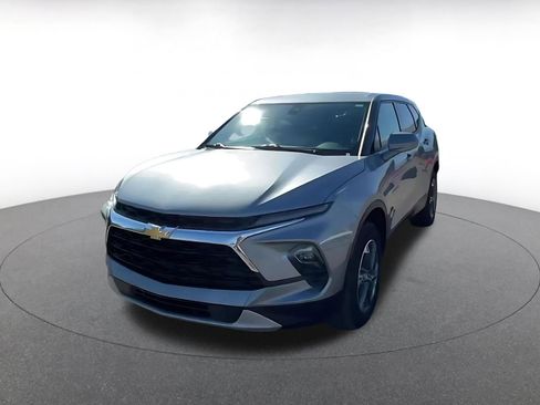 Used 2025 Chevrolet Blazer LT FWD image 7