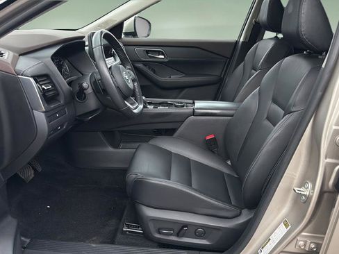 Used 2021 Nissan Rogue SL w/ Premium Package image 11