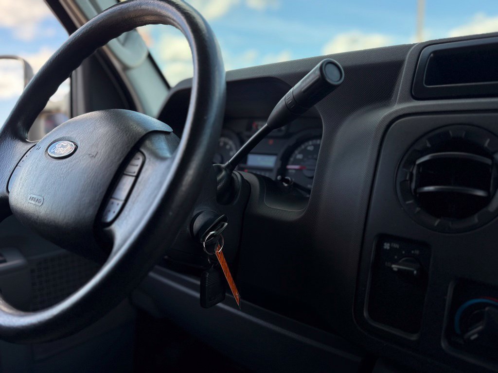 Used 2014 Ford E-350 and Econoline 350 Extended Super Duty RWD image 8