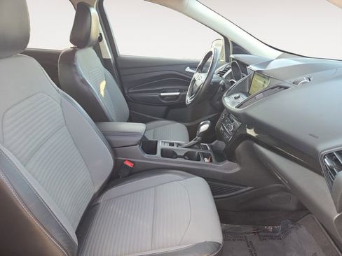 Used 2019 Ford Escape SE image 15