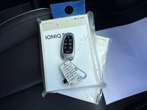 Used 2023 Hyundai Ioniq 5 Limited AWD/4WD image 59