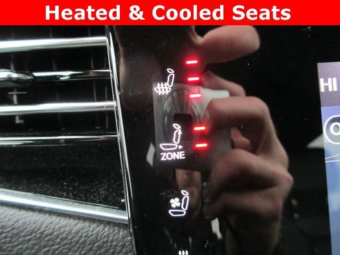 Used 2024 Jeep Wagoneer Series II image 19