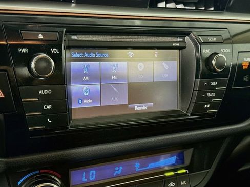 Used 2014 Toyota Corolla LE FWD image 14