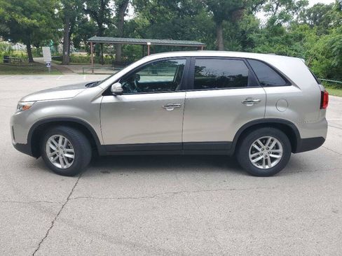 Used 2015 Kia Sorento LX FWD image 3