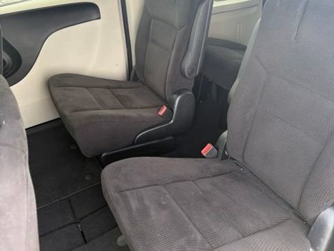 Used 2014 Dodge Grand Caravan SXT FWD image 23