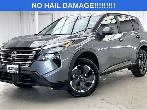 Used 2024 Nissan Rogue SV AWD/4WD image 2