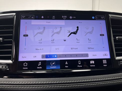 Used 2022 Chrysler Pacifica Limited w/ Uconnect Theater Family Group image 23