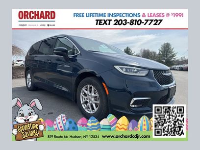 Used 2023 Chrysler Pacifica Touring-L