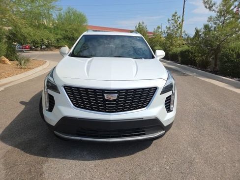 Used 2019 Cadillac XT4 Premium Luxury FWD image 2