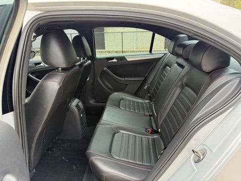 Used 2013 Volkswagen Jetta GLI Autobahn FWD image 16