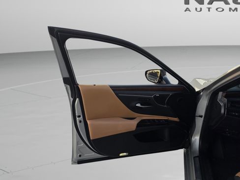 Used 2025 Lexus ES 350 Ultra Luxury w/ Accessory Package (Z1) image 11