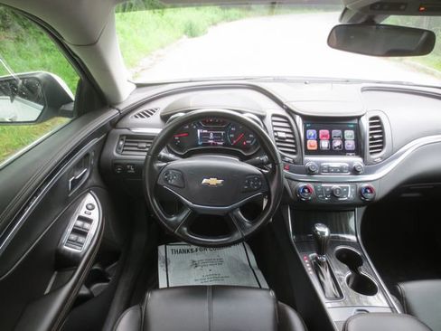 Used 2016 Chevrolet Impala LT image 9