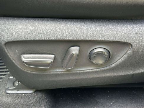 Certified 2020 Toyota Highlander XLE AWD/4WD image 22