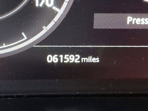 Used 2020 Land Rover Discovery Sport SE image 21