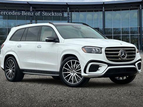 New 2026 Mercedes-Benz GLS 450 4MATIC image 2