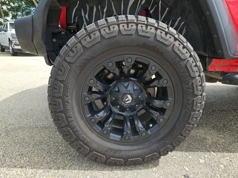 Used 2020 Jeep Wrangler Sport AWD/4WD image 30