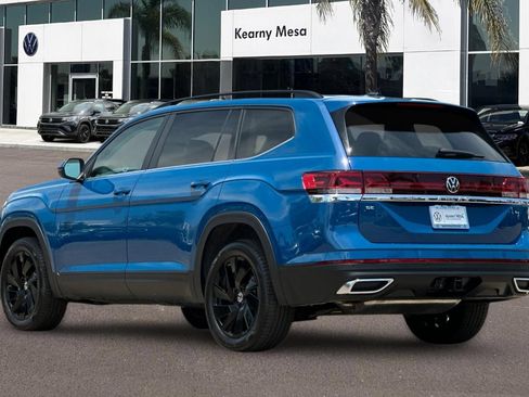 Used 2025 Volkswagen Atlas SE w/ Panoramic Sunroof Package FWD image 6