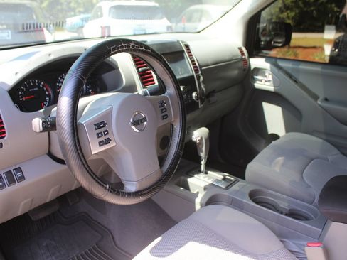 Used 2019 Nissan Frontier SV w/ Value Truck Package RWD image 19