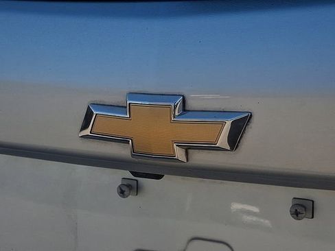 Used 2022 Chevrolet Equinox LS image 25