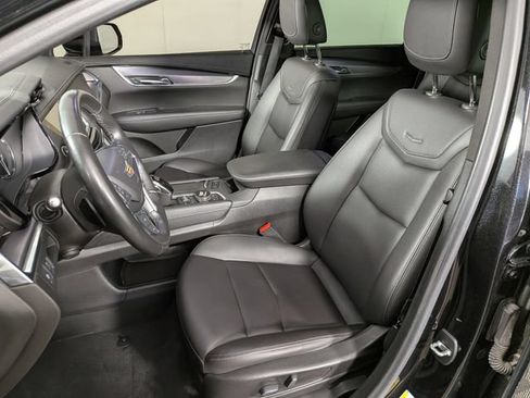 Used 2020 Cadillac XT5 Luxury w/ LPO, Floor Liner Package FWD image 10