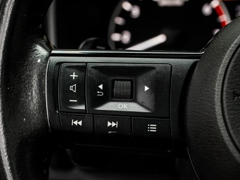 Used 2023 Nissan Rogue SL w/ SL Premium Package image 24