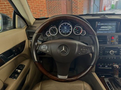 Used 2010 Mercedes-Benz E 550 Coupe image 15