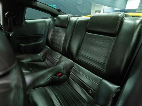 Used 2005 Ford Mustang GT Premium image 10