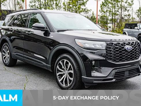 Used 2025 Ford Explorer ST-Line AWD/4WD image 3